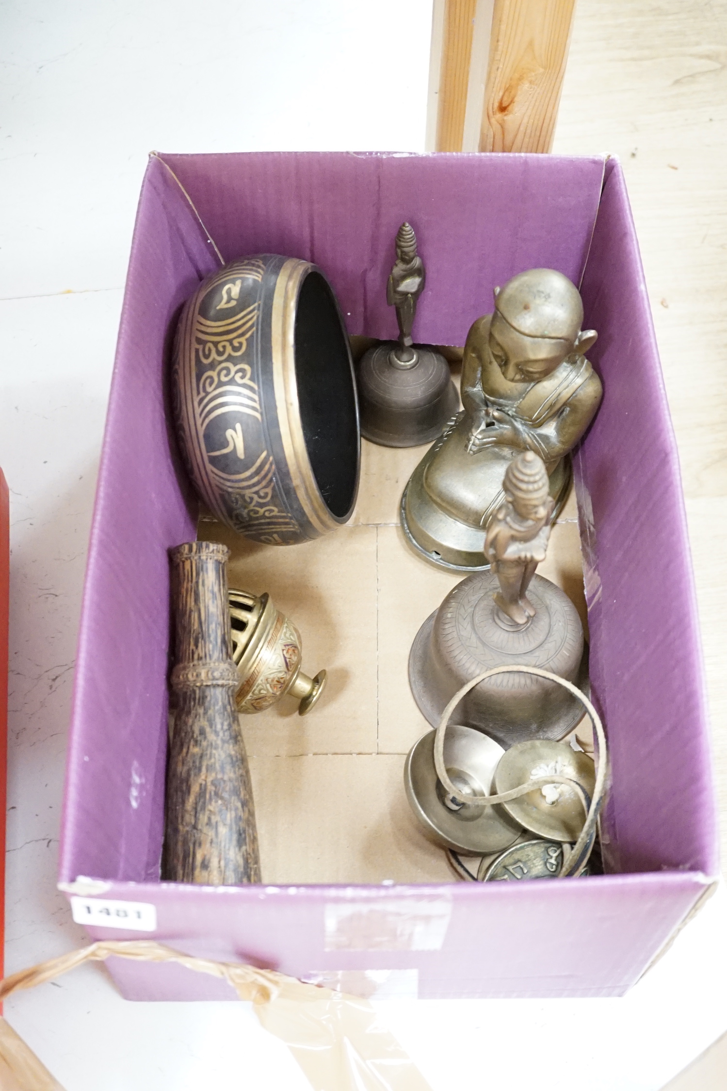 A collection of Tibetan and other Asian metalware (8)